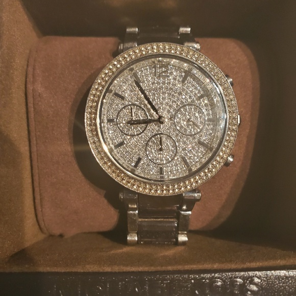 Michael Kors Watch - Picture 3 of 4